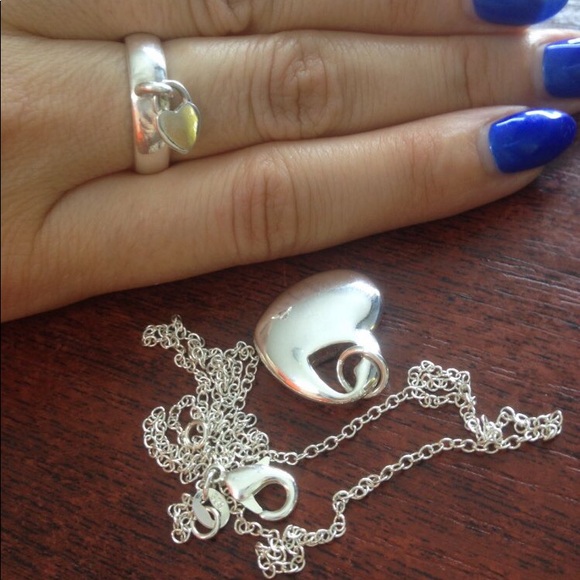 Simple Heart Necklace - Picture 2 of 2